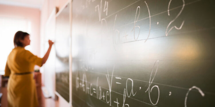 Özel Okul Öğretmenlerinin Özlük ve Mali Hakları İyileştirilmelidir